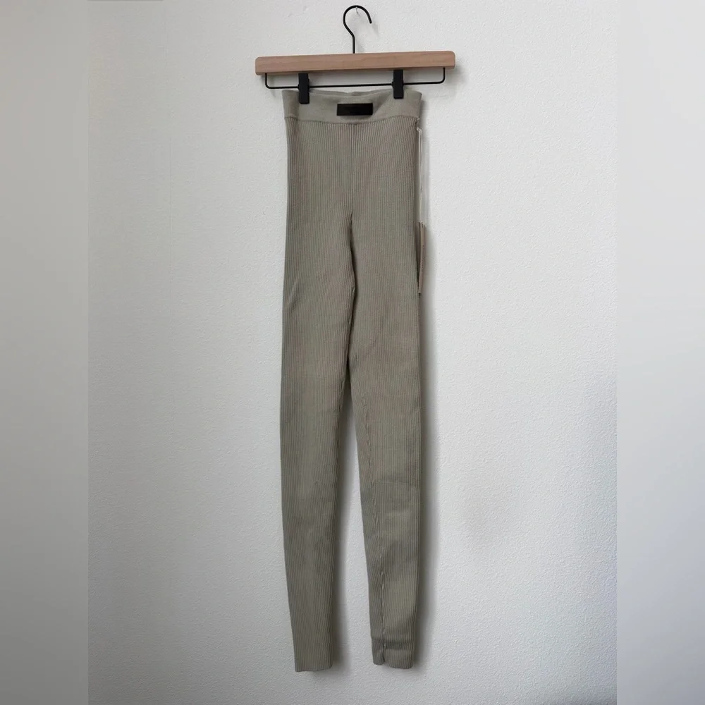 NWT The Fear Of God ESSENTIALS Ribbed Leggings in Seal Grey Size XS - Picture 6 of 11
